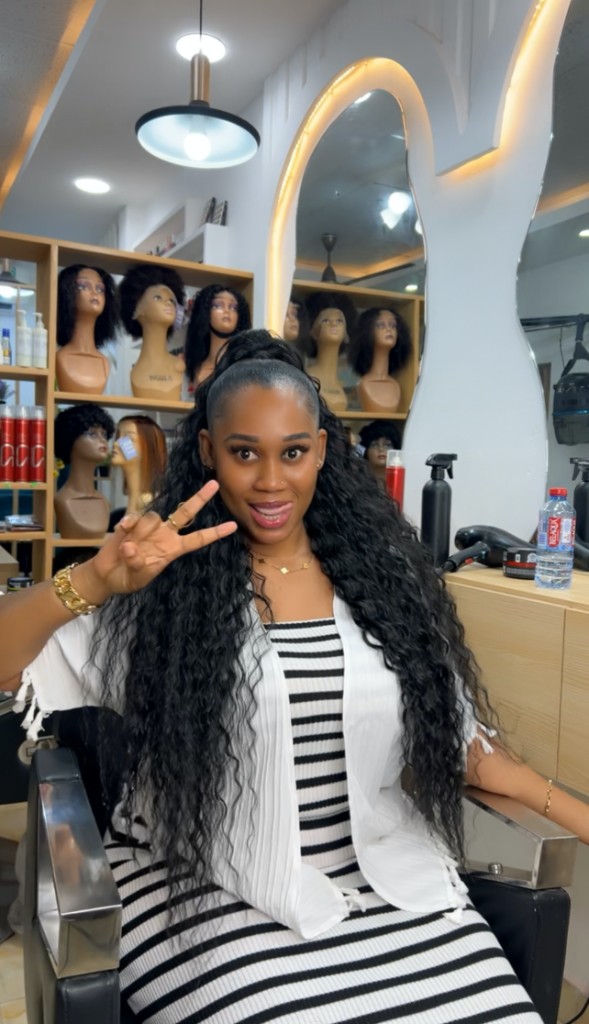 High ponytail install with long curly hair